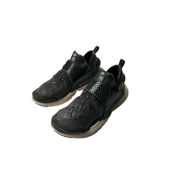 Nike stone island trainers deals