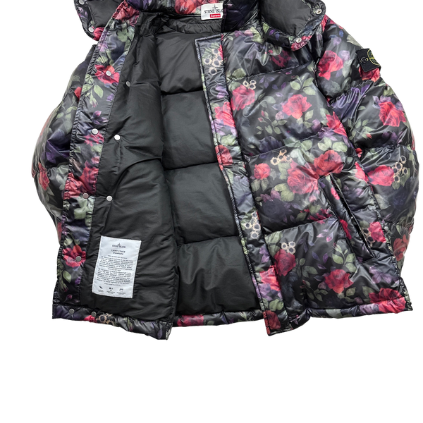 Supreme stone island lamy cover outlet stampato puffy jacket black